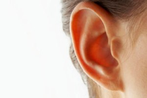 گوشهایم به شدت درد می کنند