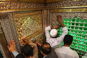 هرچقدر بخواهید پول می‌دهم اما نخواهید وارد حرم امام حسین بشوم!