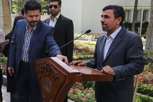 اخبار داغ و لحظه به لحظه از تجمع خانه سینما تا اخراج شمقدری