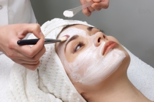 مهمترین ماسکهای روشن کننده ویژه‌ی پوستهای کدر!