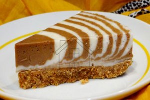 طرز تهیه چیزکیک دو رنگ بدون فر