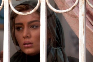 سحر قریشی و شهره قمر در فیلم دربست آزادی